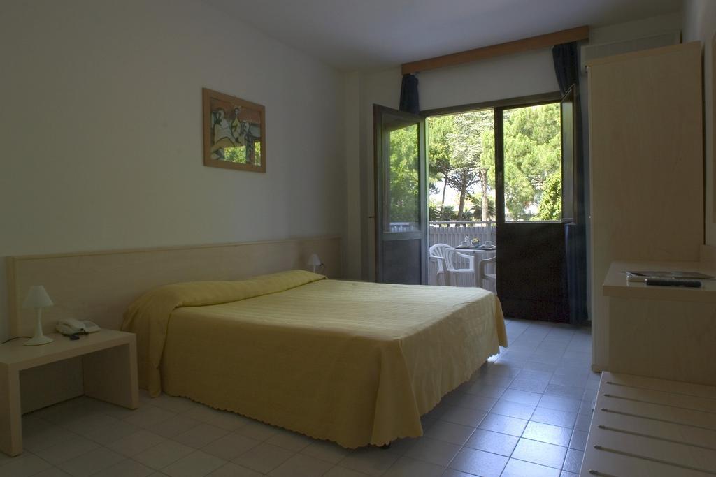 Hotel Santa Cruz Lignano Sabbiadoro Ngoại thất bức ảnh